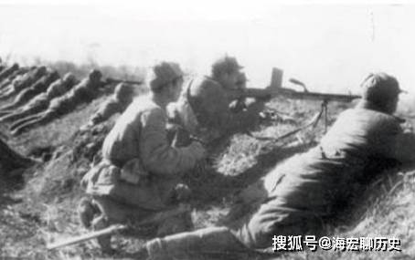 1948年，國民黨将領逃跑；被國民黨搜索隊抓捕，以為他是共軍軍長，押送領賞