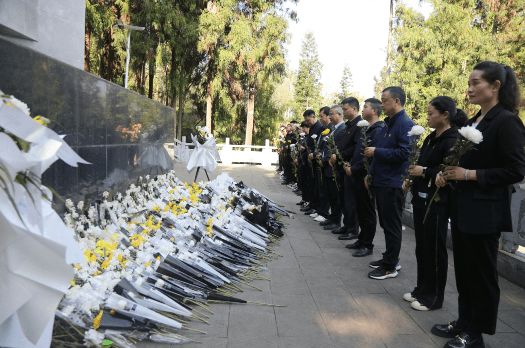 綏陽各地各部門開展清明祭英烈活動