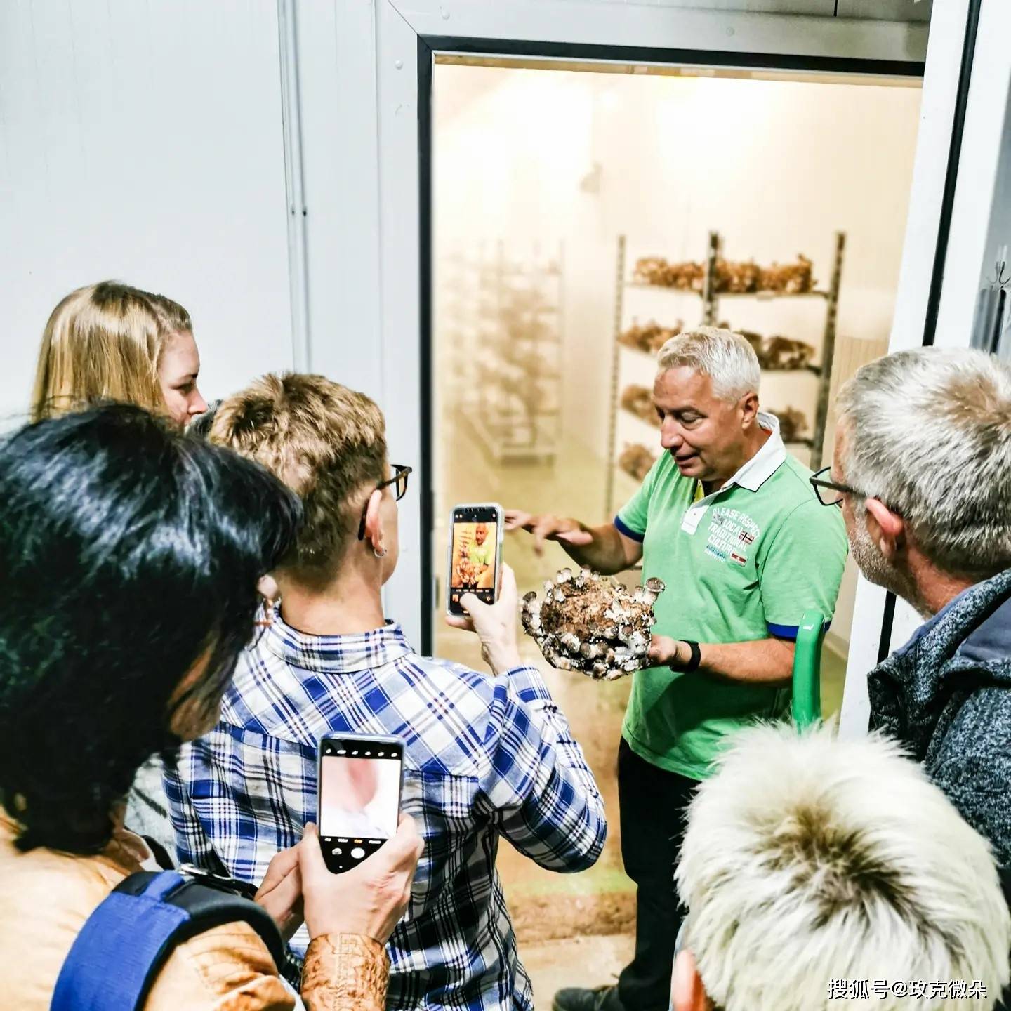 自然療法老師 源自德國菌菇研究院 是由施茅斯先生創立并以研究菌菇為主