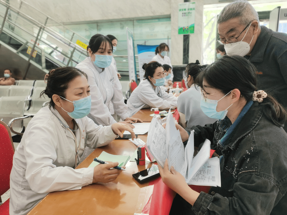 西安市中心醫院舉辦“世界哮喘日”義診活動