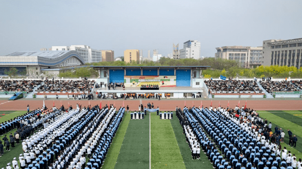 大衆達标賽 | 校園賽、大衆賽又燃又嗨，田徑愛好者這樣過“五一”