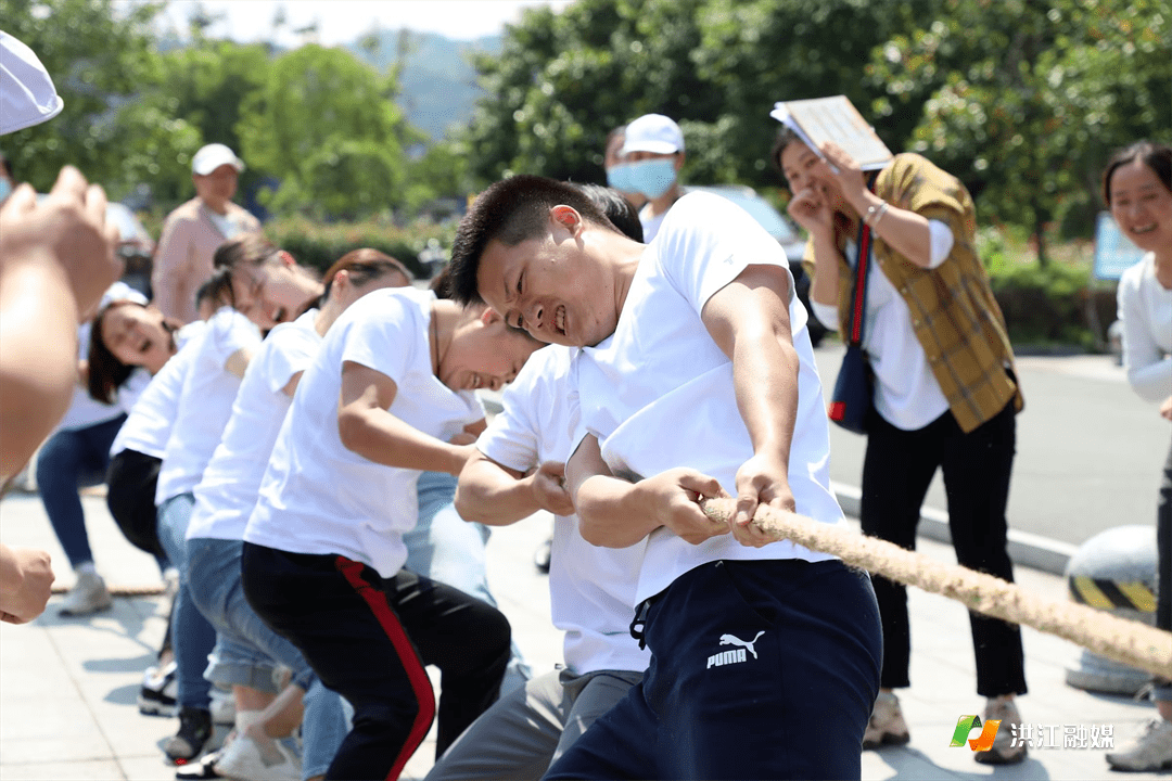 微洪江丨市人民醫院：開展2023年“5.4”青年節“5.12”國際護士節拔河比賽