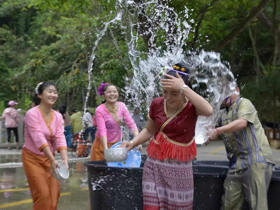 若泼水节来版纳玩，这些节日风俗大家应该提前了解下