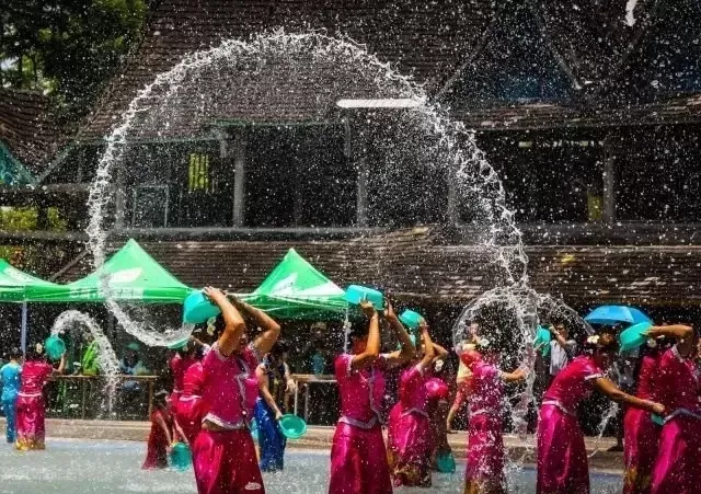 若泼水节来版纳玩，这些节日风俗大家应该提前了解下